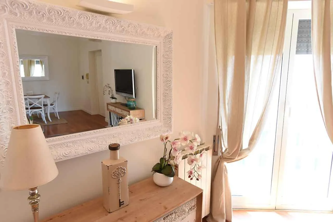 Apartment Romantic Flat Near Metro Flaminio
