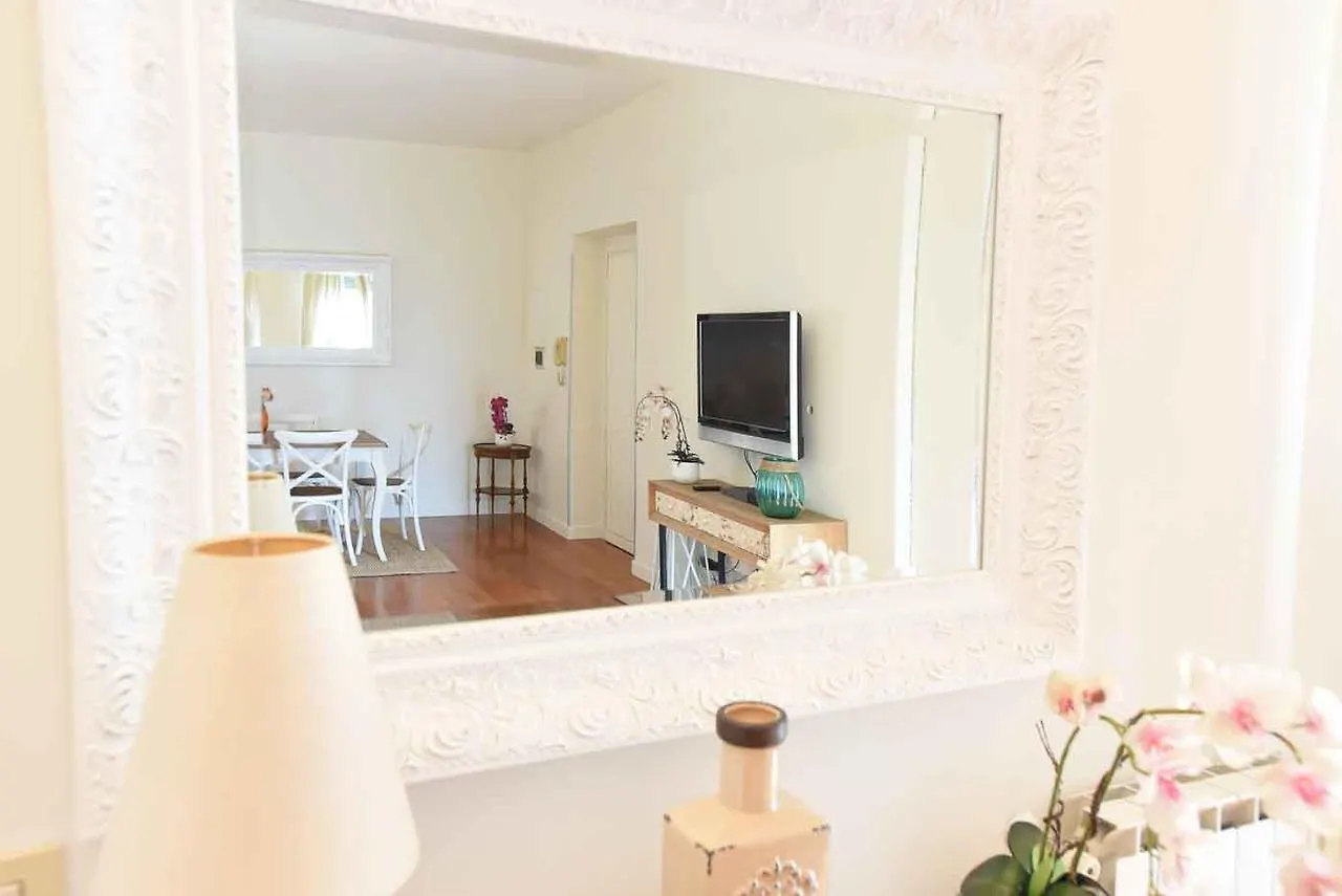 Romantic Flat Near Metro Flaminio Rome