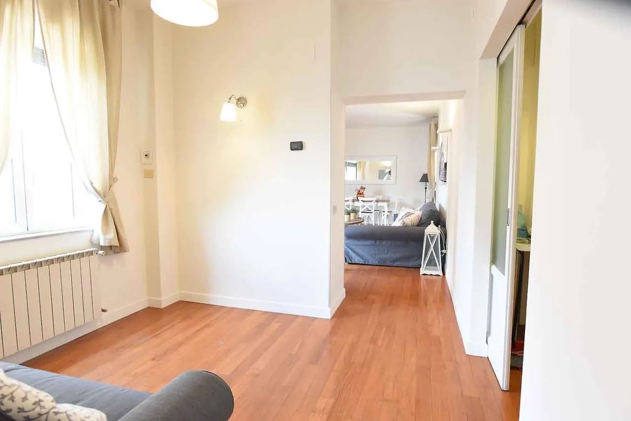 Romantic Flat Near Metro Flaminio 0*, Rome