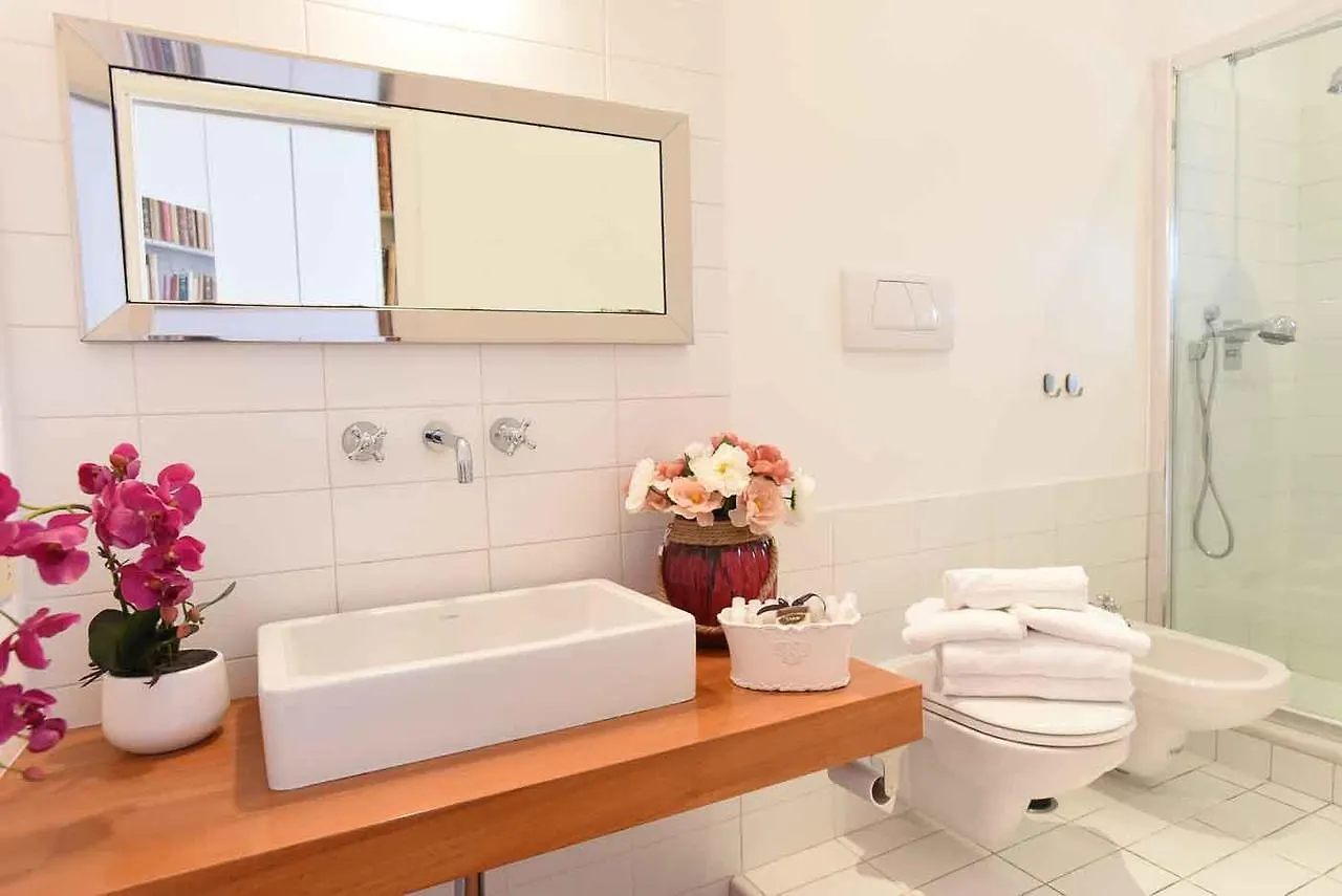 Romantic Flat Near Metro Flaminio 0*, Rome