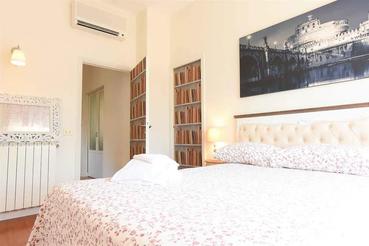 Romantic Flat Near Metro Flaminio Rome