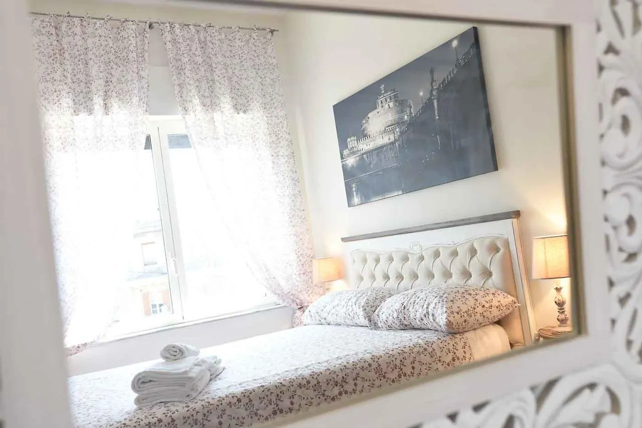 Apartment Romantic Flat Near Metro Flaminio