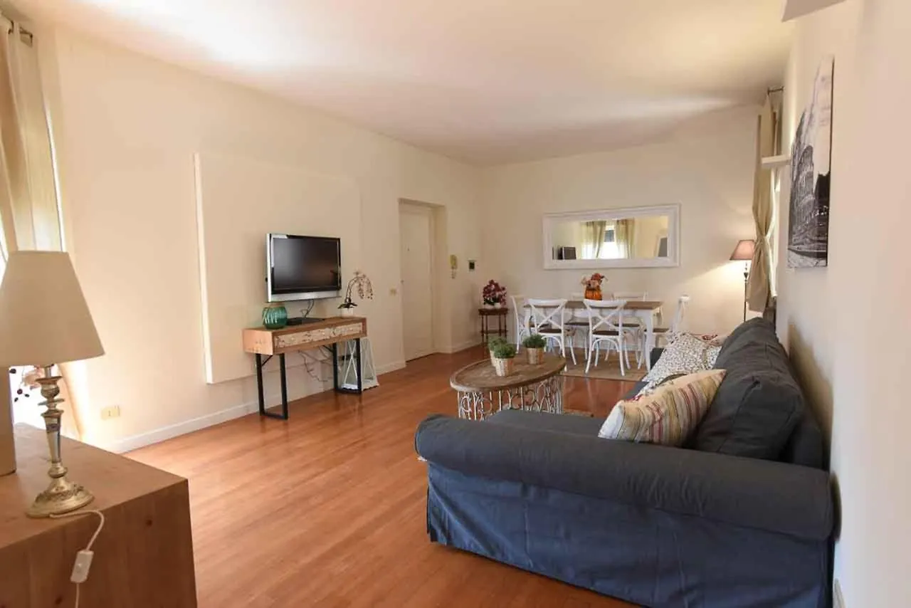 Romantic Flat Near Metro Flaminio Rome
