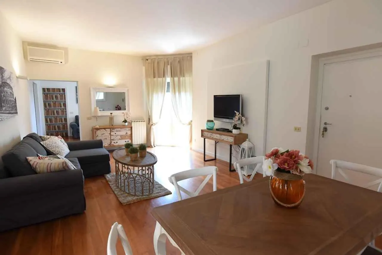 Apartment Romantic Flat Near Metro Flaminio